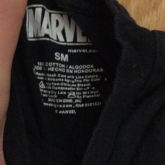 Men’s captain America shirt - Picture 2 of 2